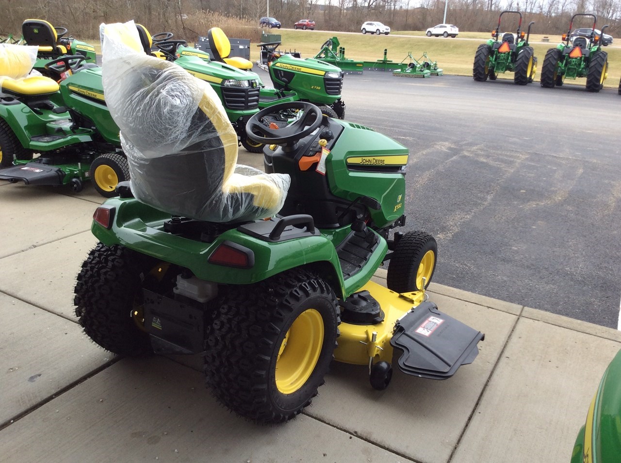 2023 John Deere X580 Riding Mower For Sale in Zanesville Ohio