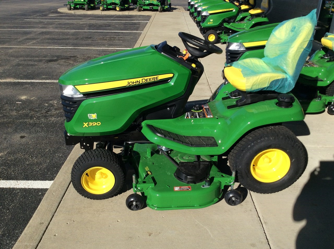 2022 John Deere x390 Riding Mower For Sale in Zanesville Ohio