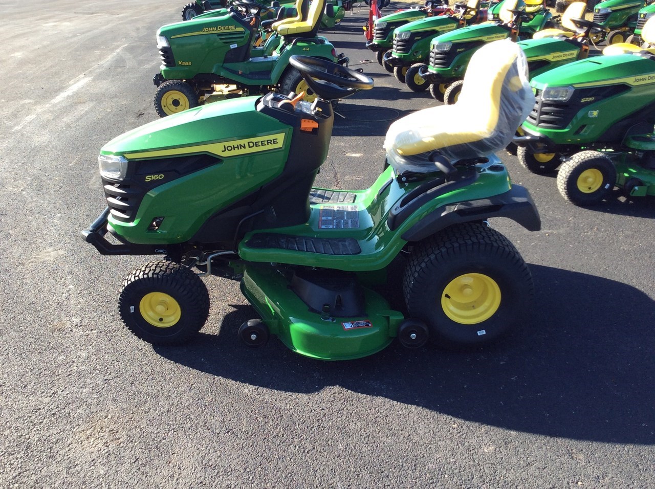 John Deere S160 Riding Mower