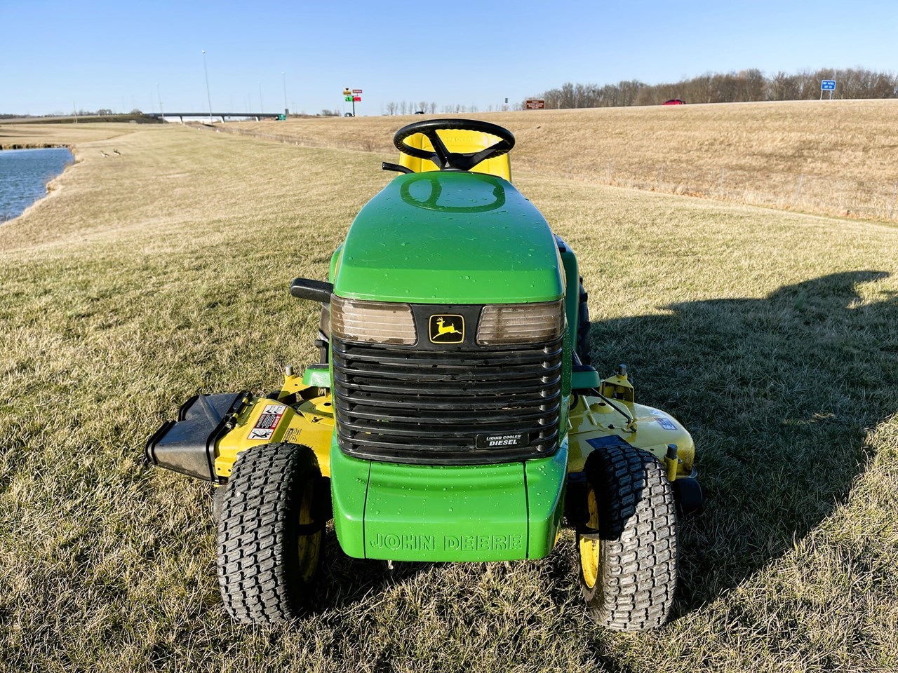 2000 John Deere 355 Tractor corta relva Para VendaLancaster Ohio