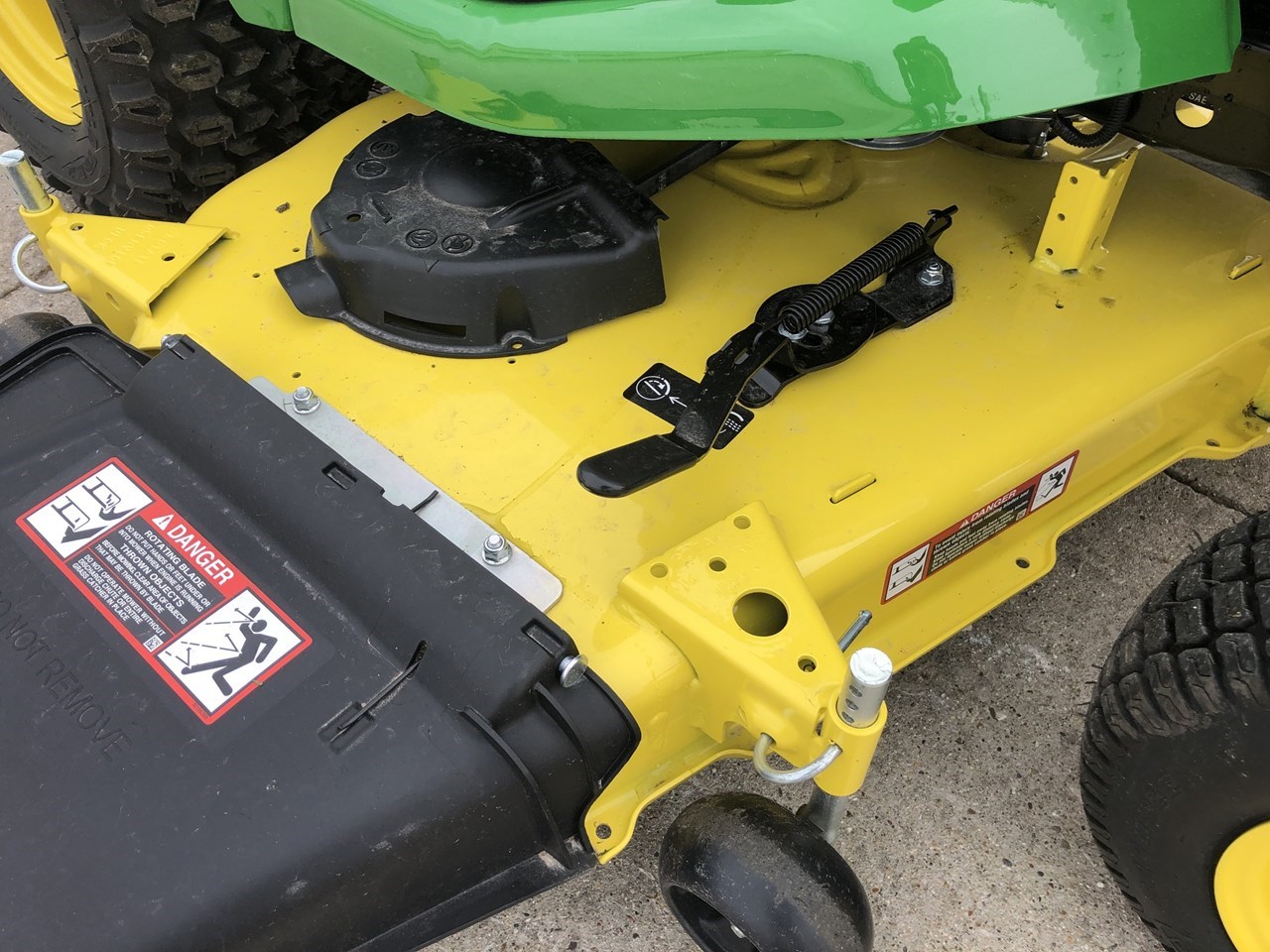 2022 John Deere X590 Riding Mower For Sale in Geneseo Illinois