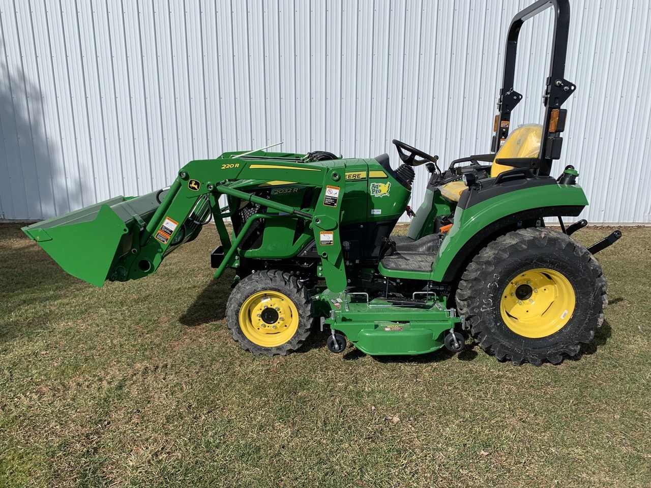 2023 John Deere 2032R Compact Utility Tractor For Sale in Bloomingdale Ohio