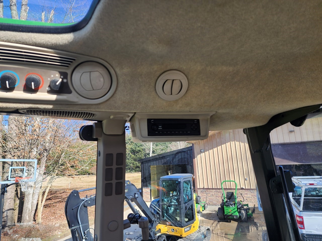 2017 John Deere 5085M Tractor - Utility For Sale