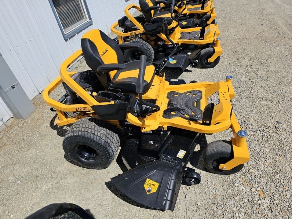 2023 Cub Cadet ZT2 60 Zero Turn Mower VenteProphetstown Illinois