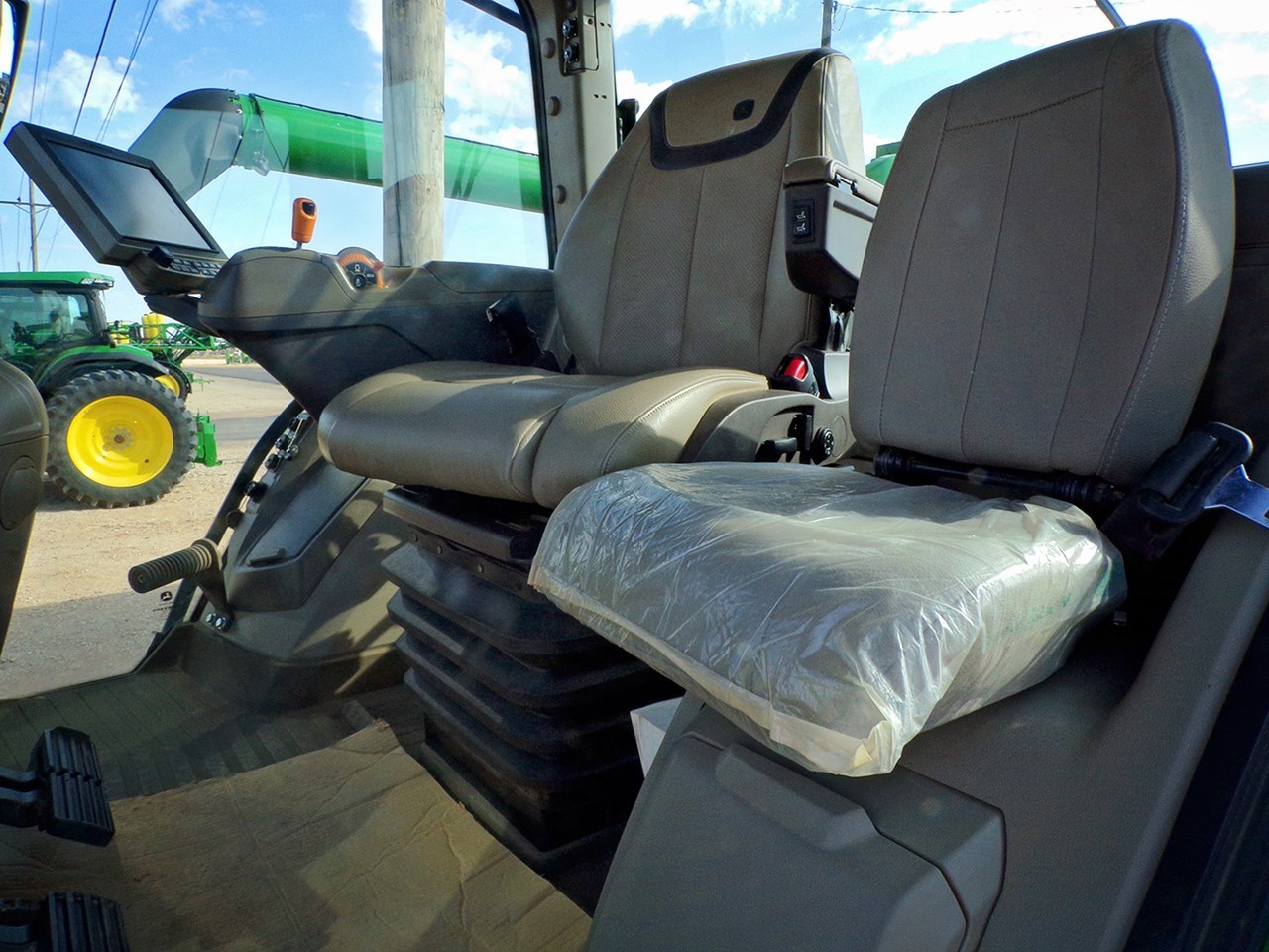 2020 John Deere 8R 340 Row Crop Tractor برسم البيعBrownfield Texas