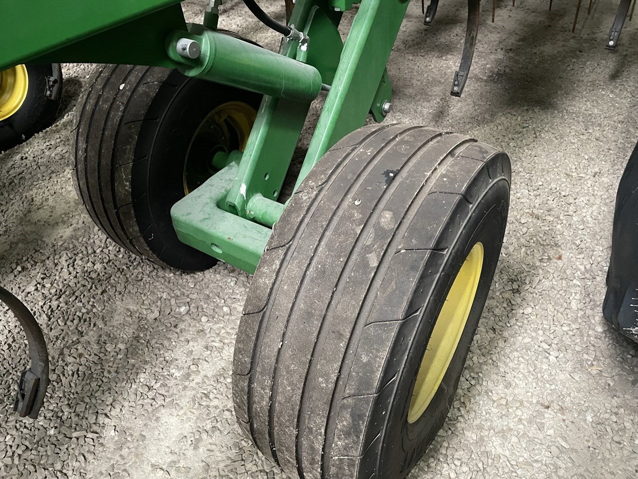 2019 John Deere 2330 Mulch Finisher For Sale in Dwight Illinois