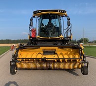 2021 New Holland FR550 Thumbnail 3