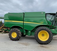 2013 John Deere S680 Thumbnail 1