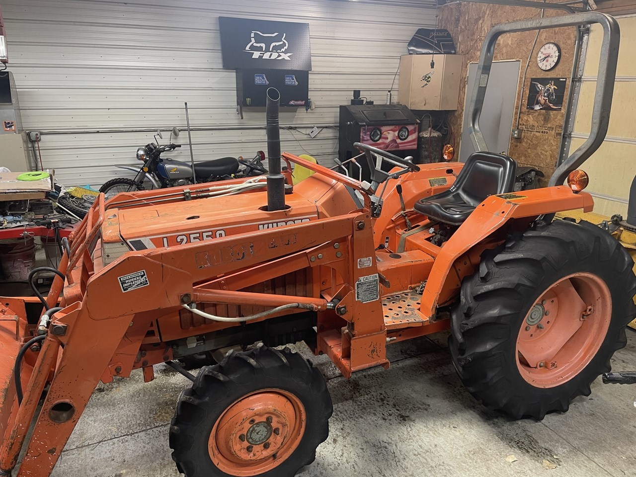Kubota L2550 Compact Utility Tractor For Sale in Worthington Minnesota