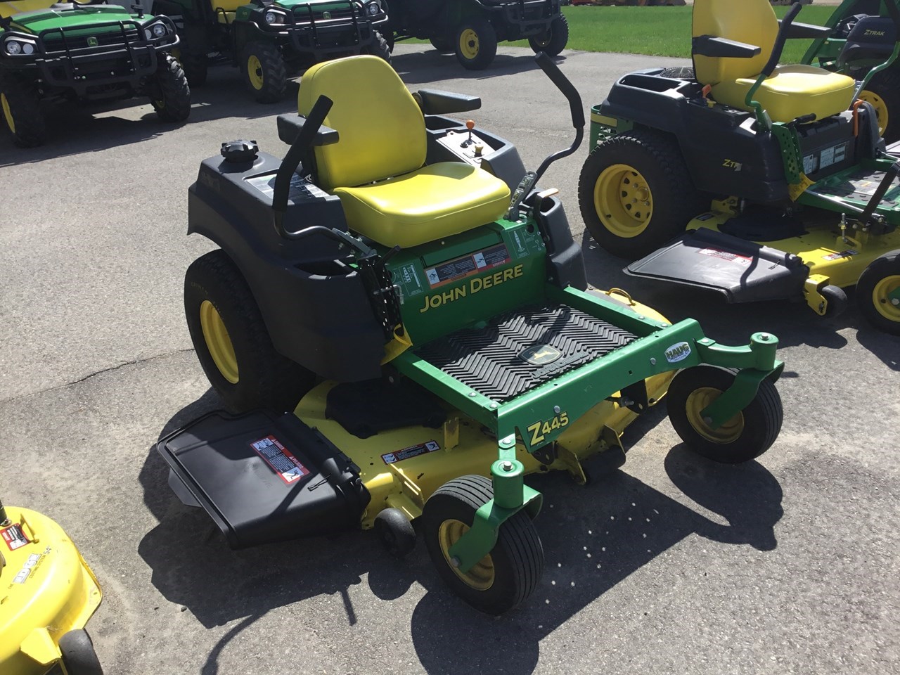 2012 John Deere Z445 Zero Turn Mower For Sale in Willmar Minnesota