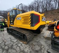 2023 JCB 220X Thumbnail 3