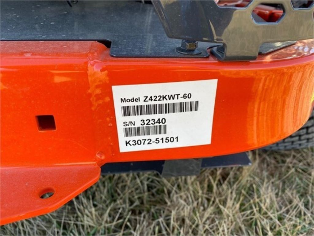 2023 Kubota Z422 Zero Turn Mower برسم البيعPittsfield Illinois