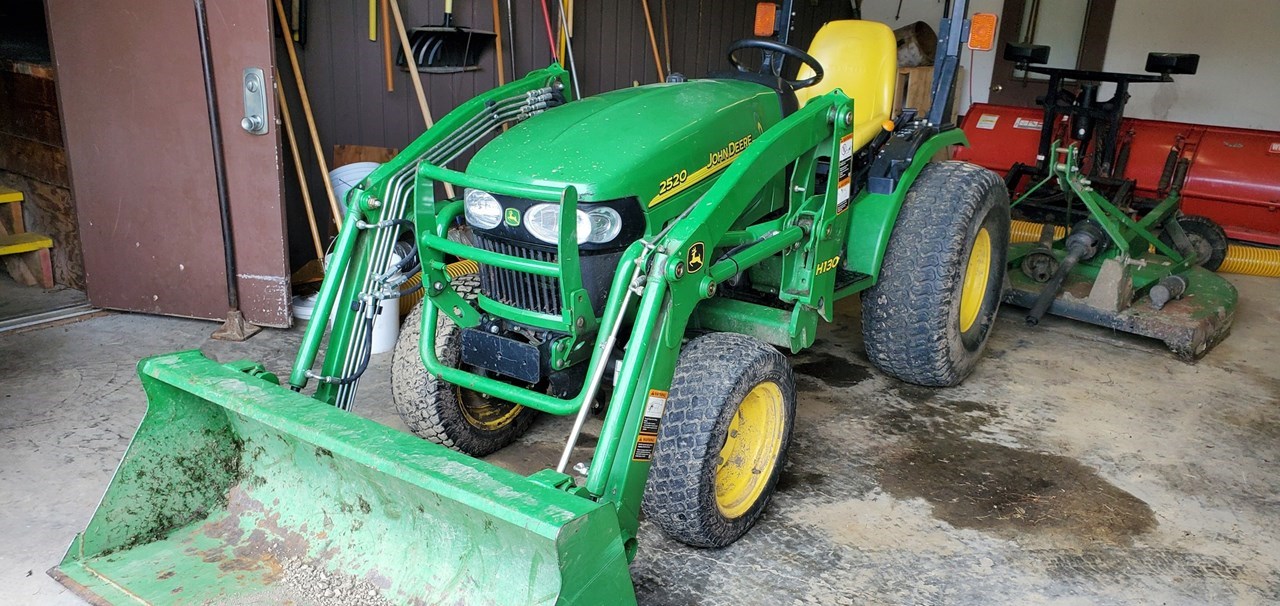 2007 John Deere 2520 Tractor - Compact Utility For Sale