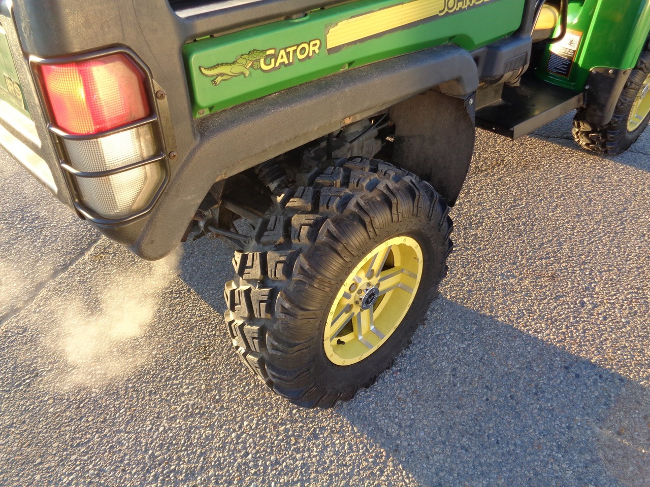 2013 John Deere XUV 825I GREEN Utility Vehicle For Sale in Mount Horeb