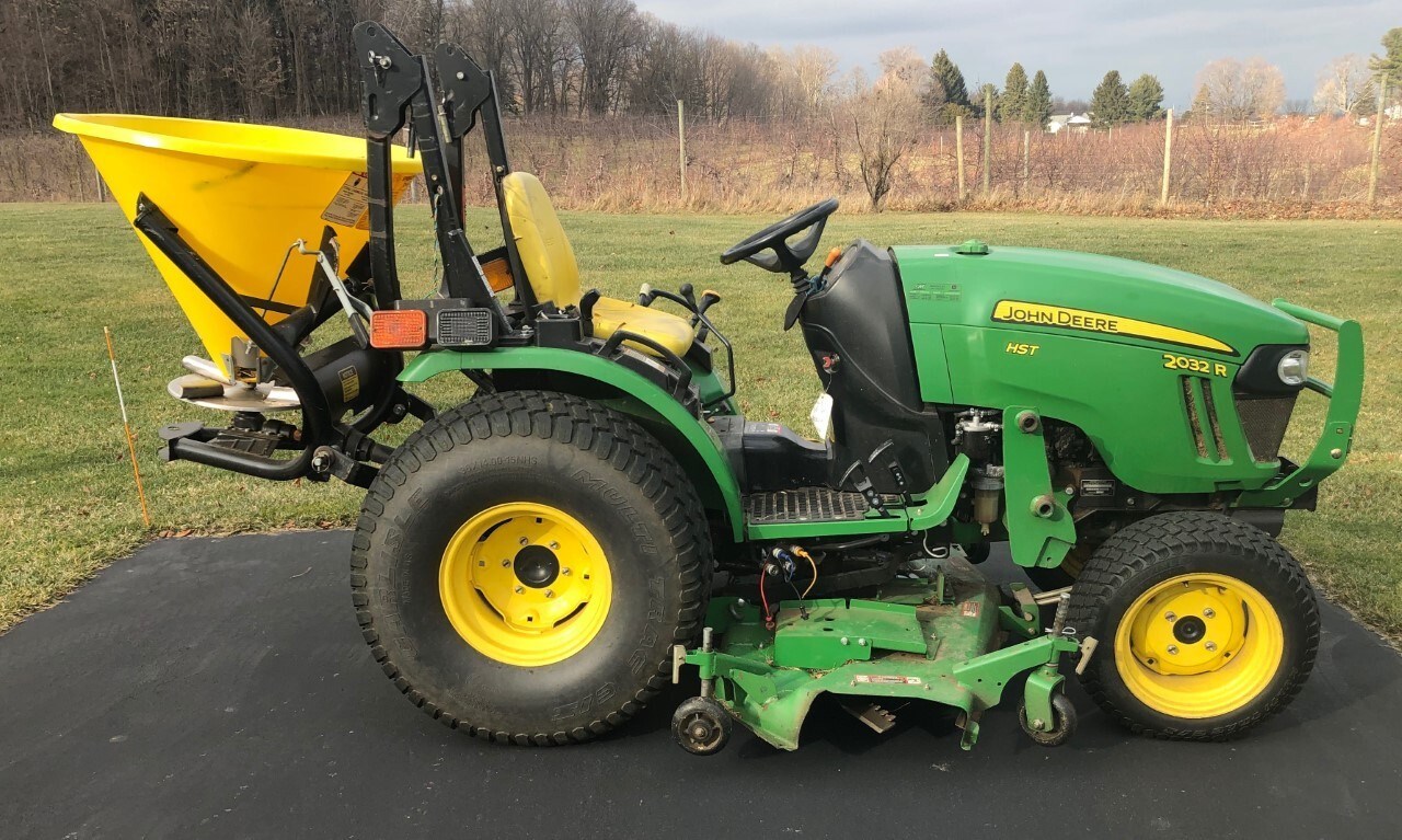 2013 John Deere 2032R Tractor - Compact Utility For Sale