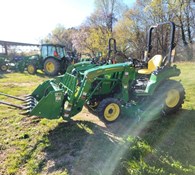 2022 John Deere 2032R Thumbnail 3