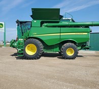 2018 John Deere S780 Thumbnail 2