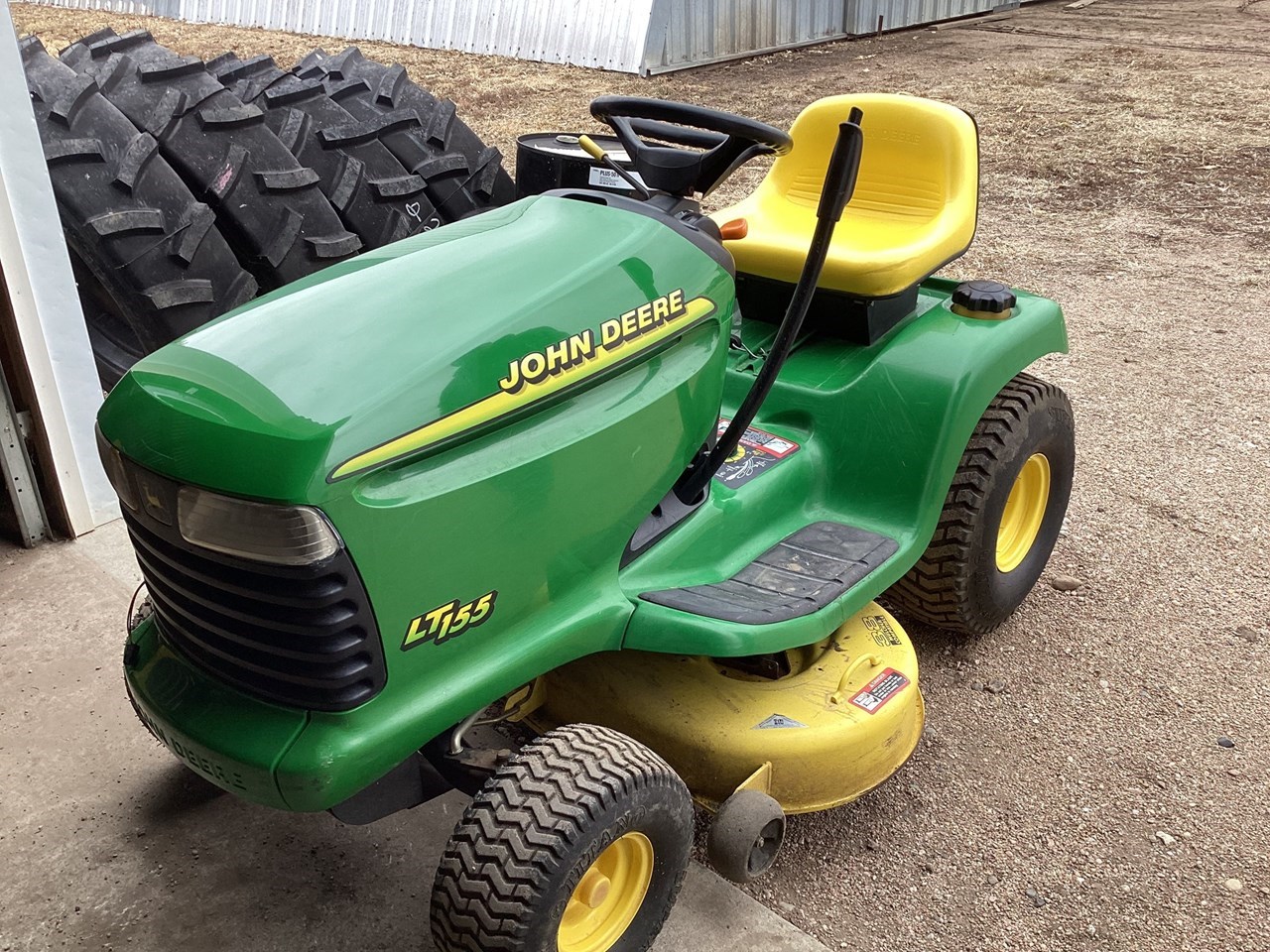 1998 John Deere LT155 Riding Mower For Sale in David City Nebraska