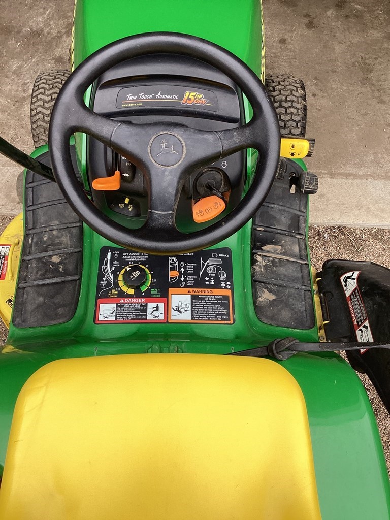 1998 John Deere LT155 Riding Mower For Sale in David City Nebraska