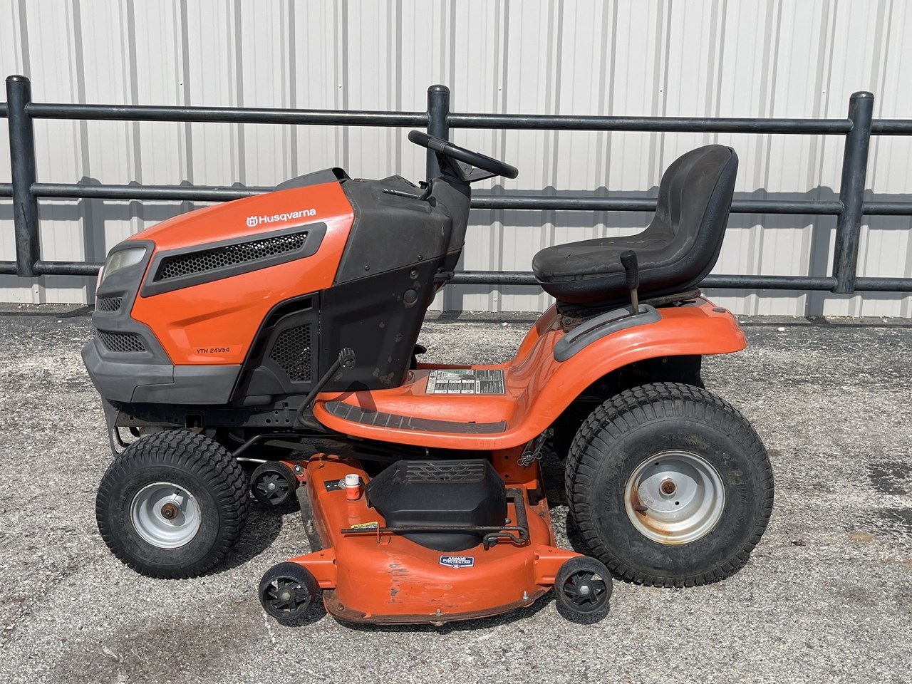 2018 Husqvarna YTH2454 Riding Mower For Sale in Bryan Texas