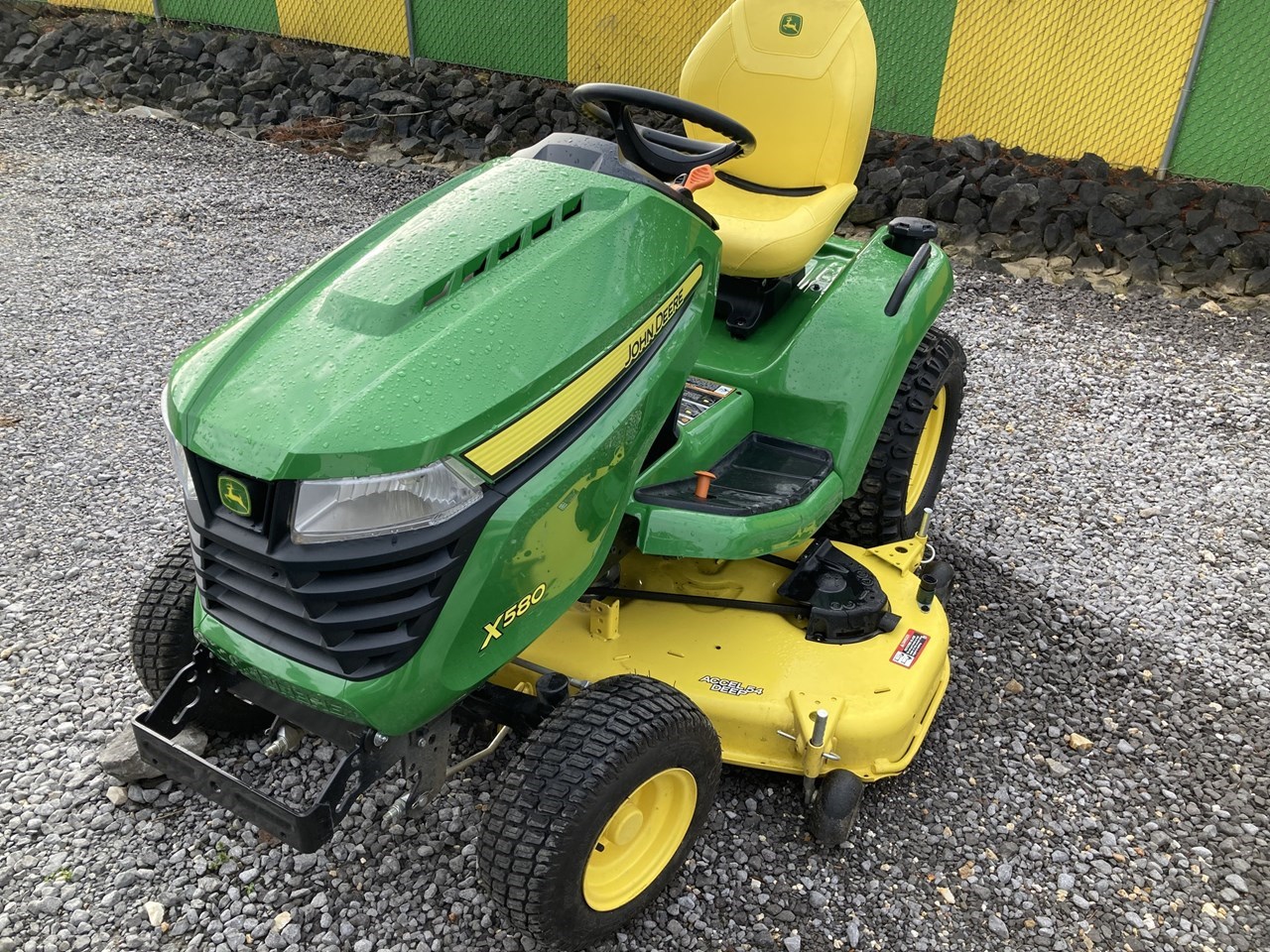 2022 John Deere x580 Riding Mower For Sale in Fort Payne Alabama