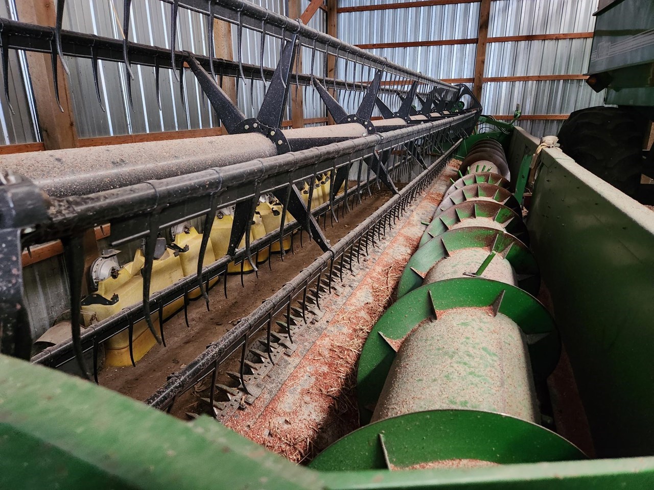 2001 John Deere 930F HeaderAuger/Flex For Sale in Paynesville Minnesota