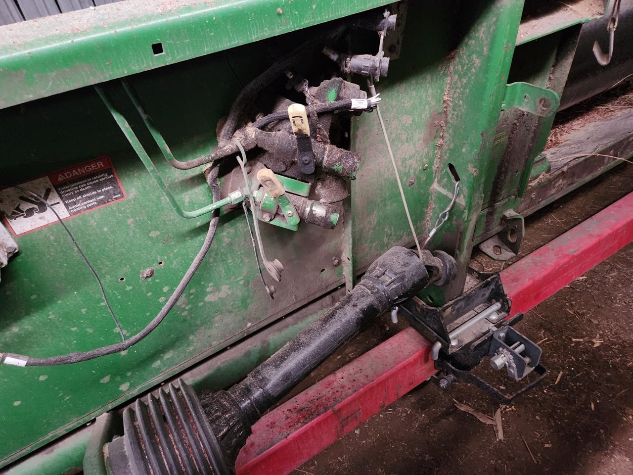 2001 John Deere 930F HeaderAuger/Flex For Sale in Paynesville Minnesota