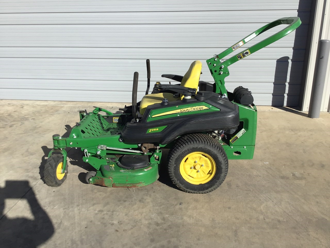 2015 John Deere Z915B Zero Turn Mower برسم البيعVan Alstyne Texas