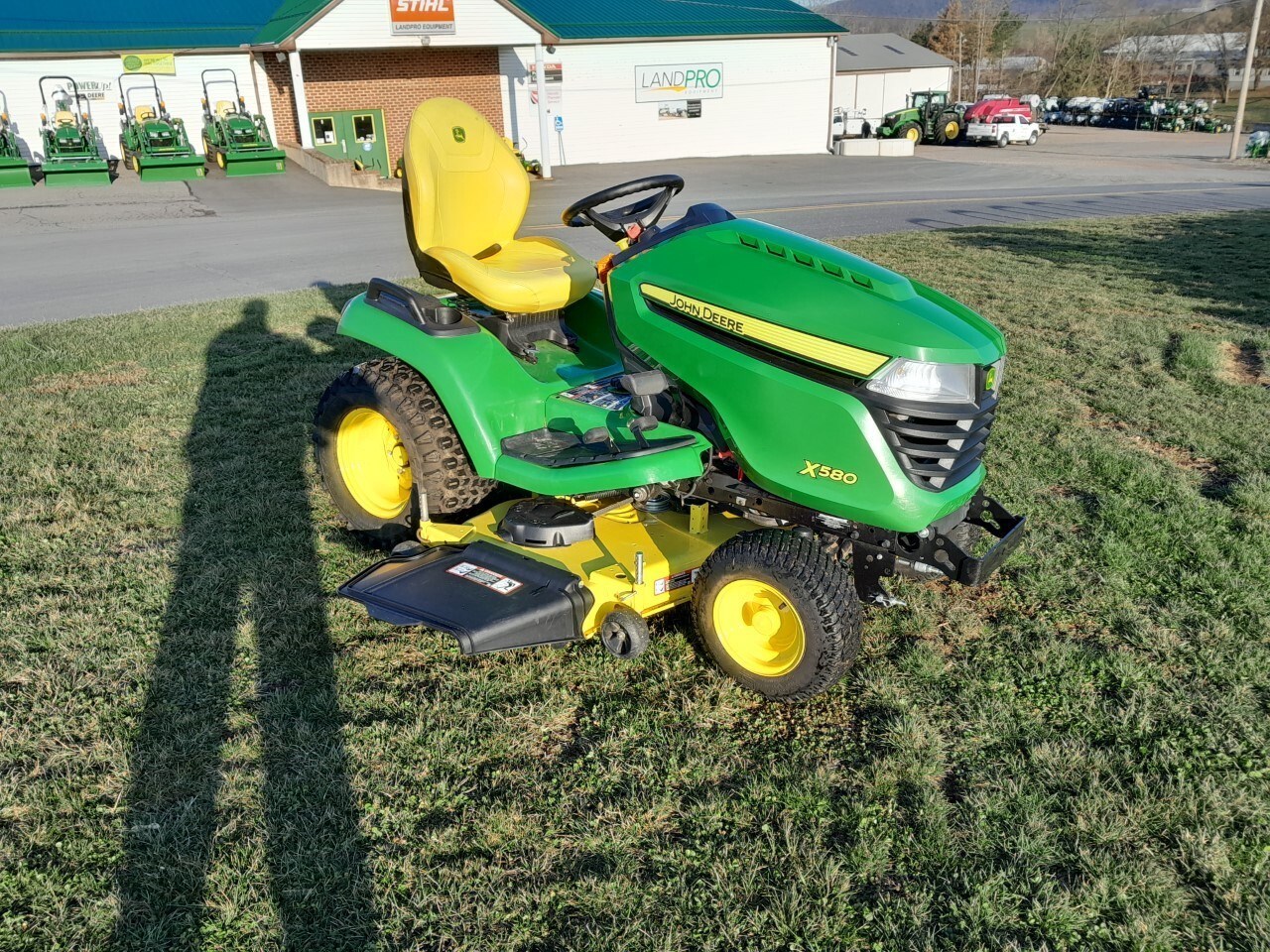 2020 John Deere X580 Riding Mower For Sale in Halifax Pennsylvania