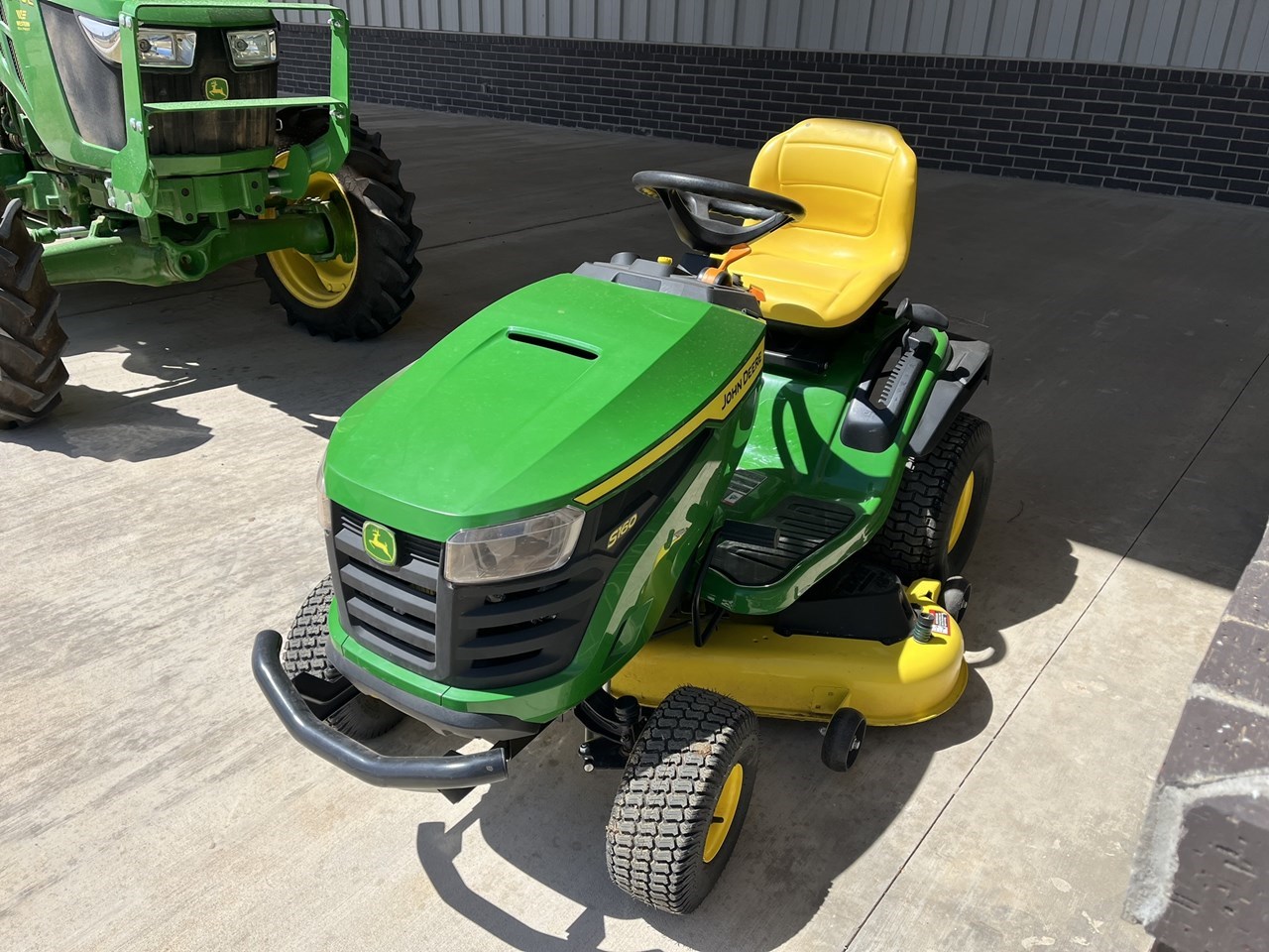 John Deere S160 Riding Mower For Sale in Plainview Texas
