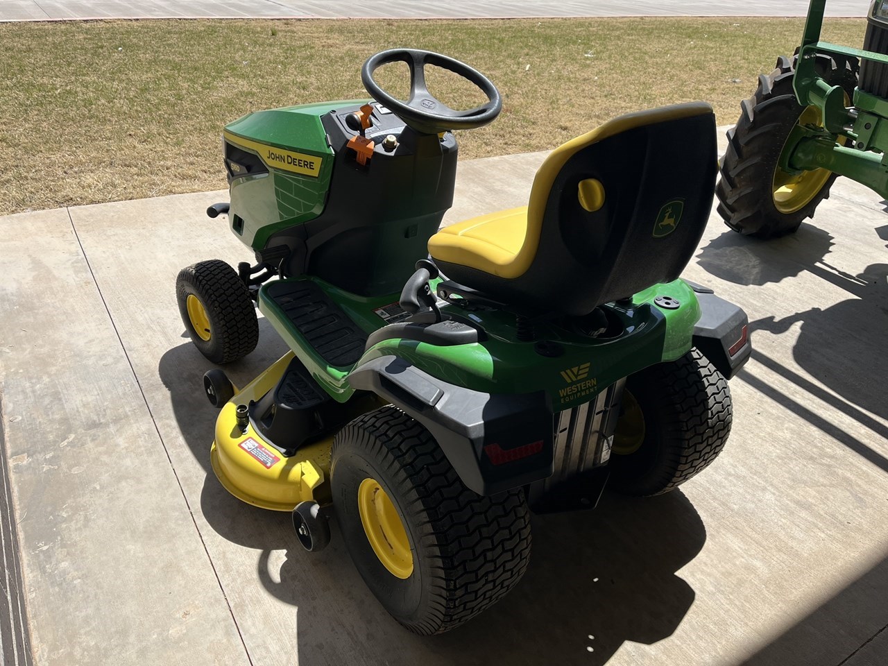John Deere S160 Riding Mower For Sale in Plainview Texas