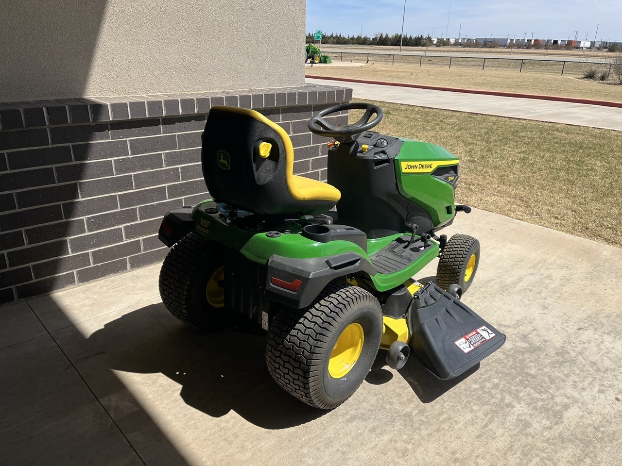 John Deere S160 Riding Mower For Sale in Plainview Texas