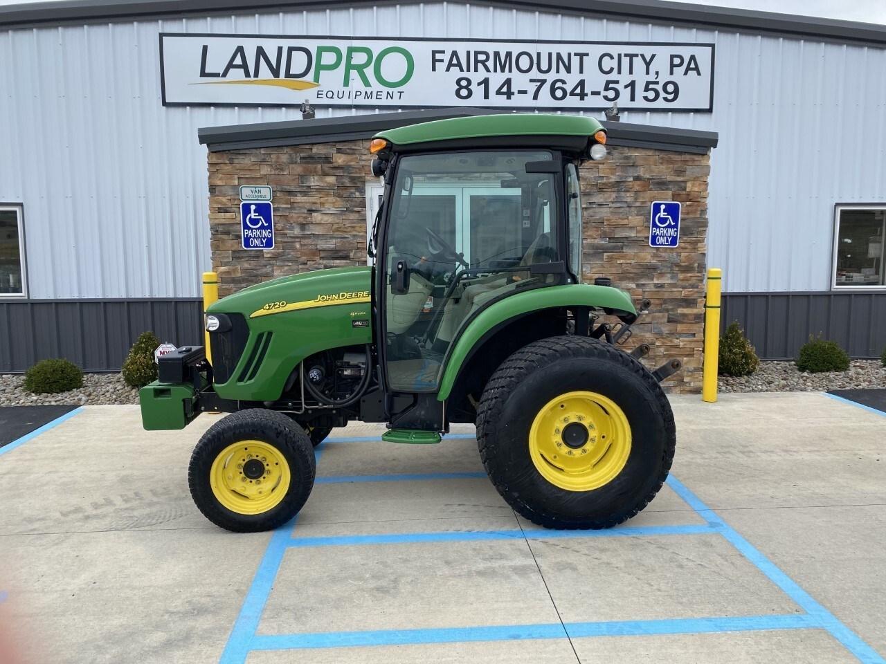 2010 John Deere 4720 Compact Utility Tractor For Sale in Fairmount City Pennsylvania