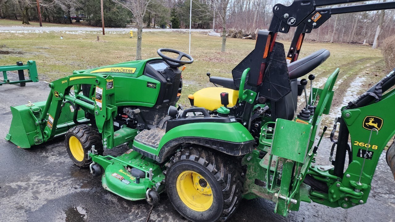 2018 John Deere 1025R Compact Utility Tractor For Sale in Springville