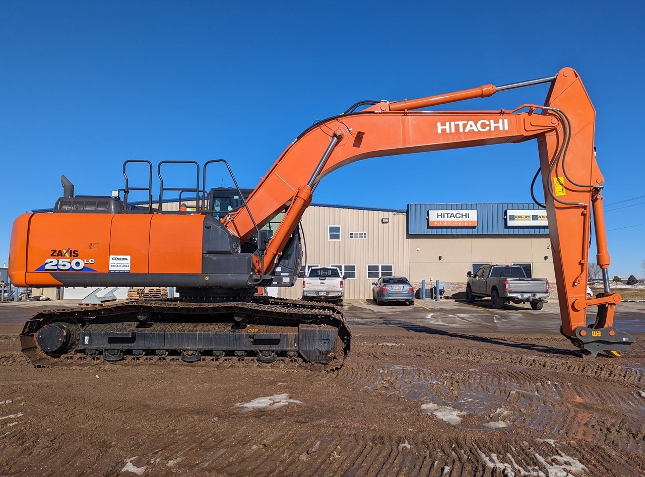 2023 Hitachi ZX250LC-6 履带式挖掘机待售Sioux Falls South Dakota