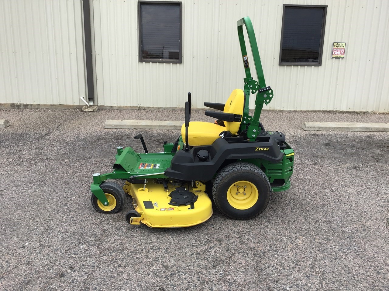 2021 John Deere Z515E Zero Turn Mower برسم البيعDurant Oklahoma