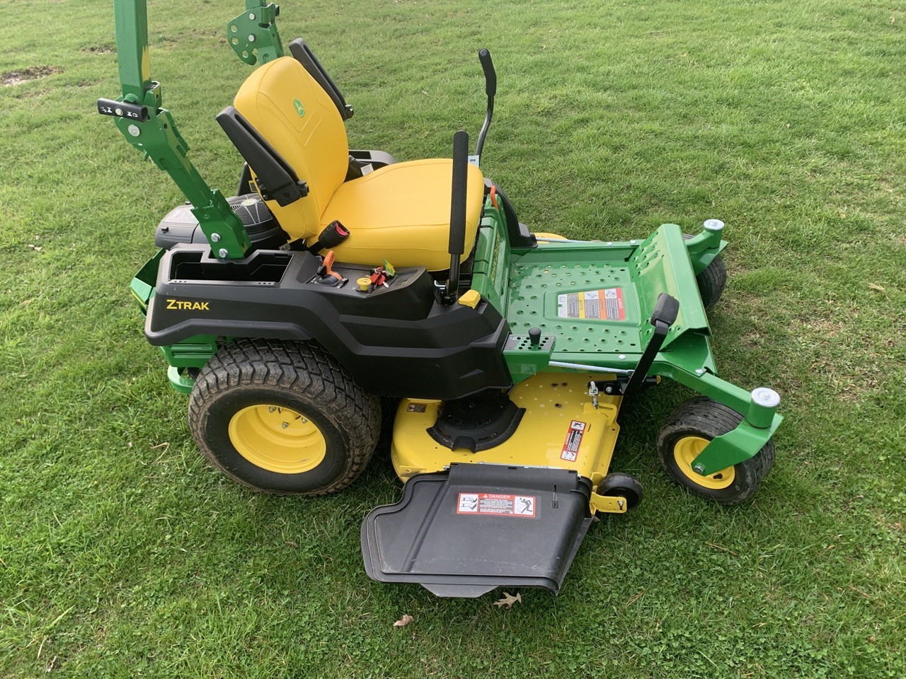 2022 John Deere Z515E Zero Turn Mower For Sale in Bloomingdale Ohio