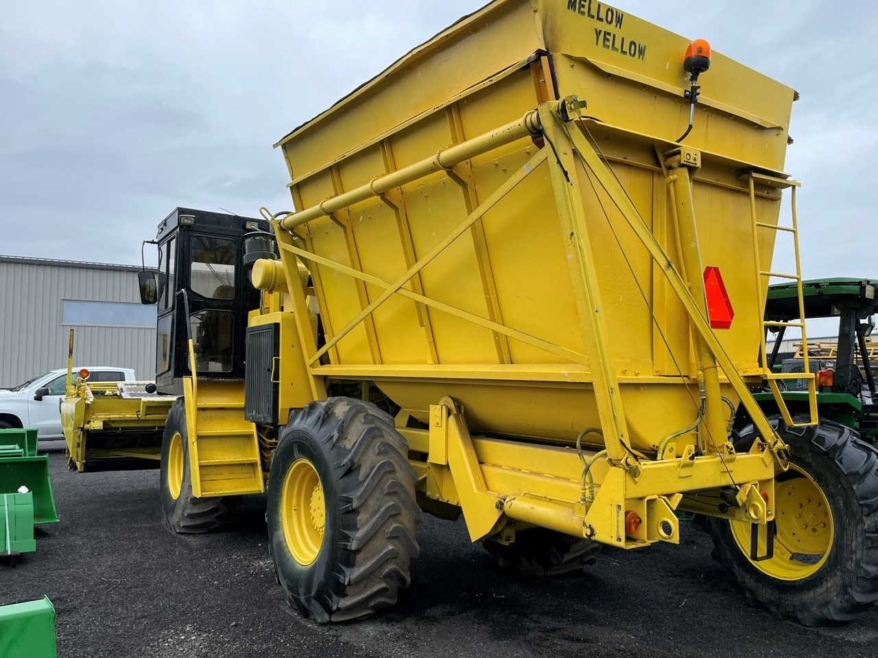 1992 Oxbo International Corporation BIG JACK Specialty Harvesters For Sale in Batavia New York