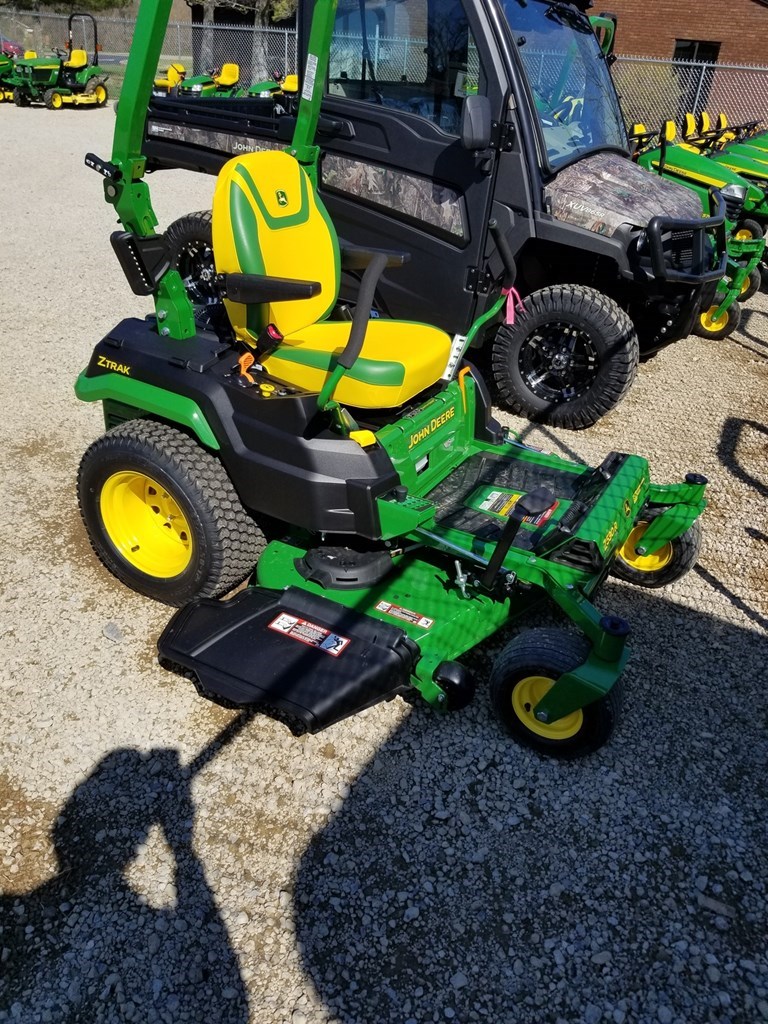 2023 John Deere z530R Zero Turn Mower برسم البيعMarion Illinois