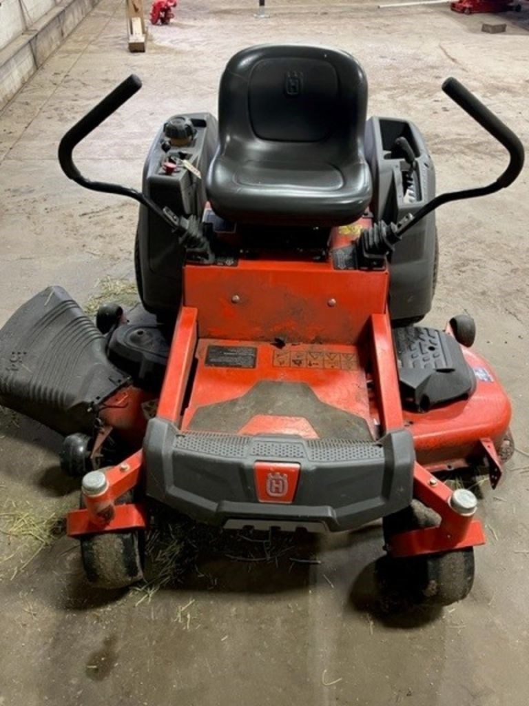 2017 Husqvarna Z254 Zero Turn Mower برسم البيعWyatt Indiana