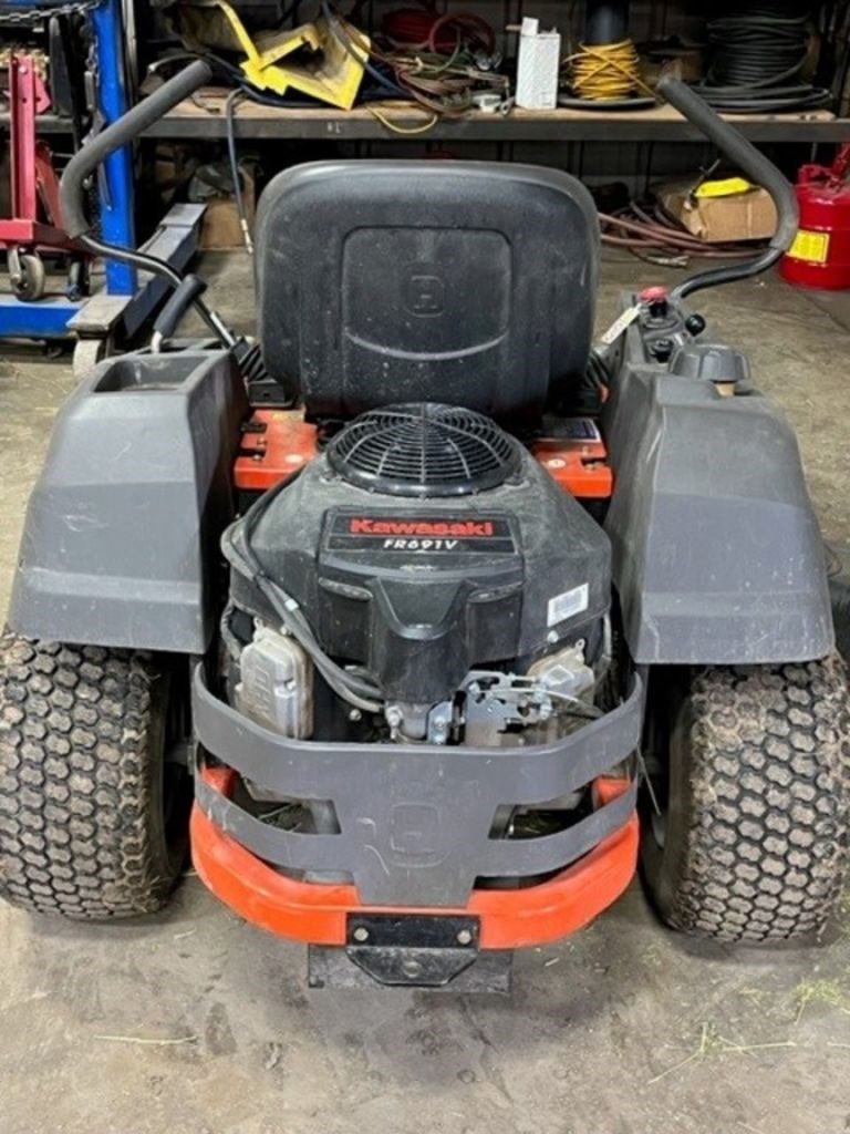 2017 Husqvarna Z254 Zero Turn Mower برسم البيعWyatt Indiana