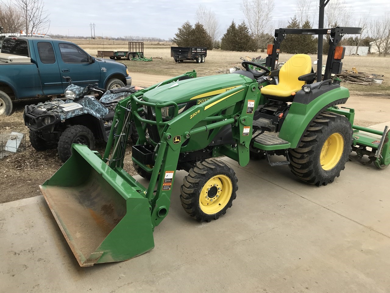 2018 John Deere 2032R Compact Utility Tractor For Sale in Yankton South