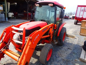 Tractor - Compact Utility For Sale 2011 Kubota L3240HSTC , 26 HP