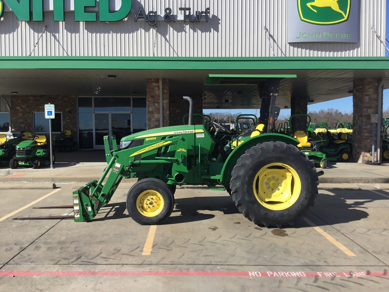 2015 John Deere 5065E Tractor Utility For Sale in Ennis Texas