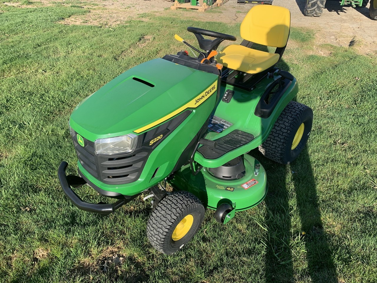 2023 John Deere S220 Riding Mower For Sale in Mansfield Ohio