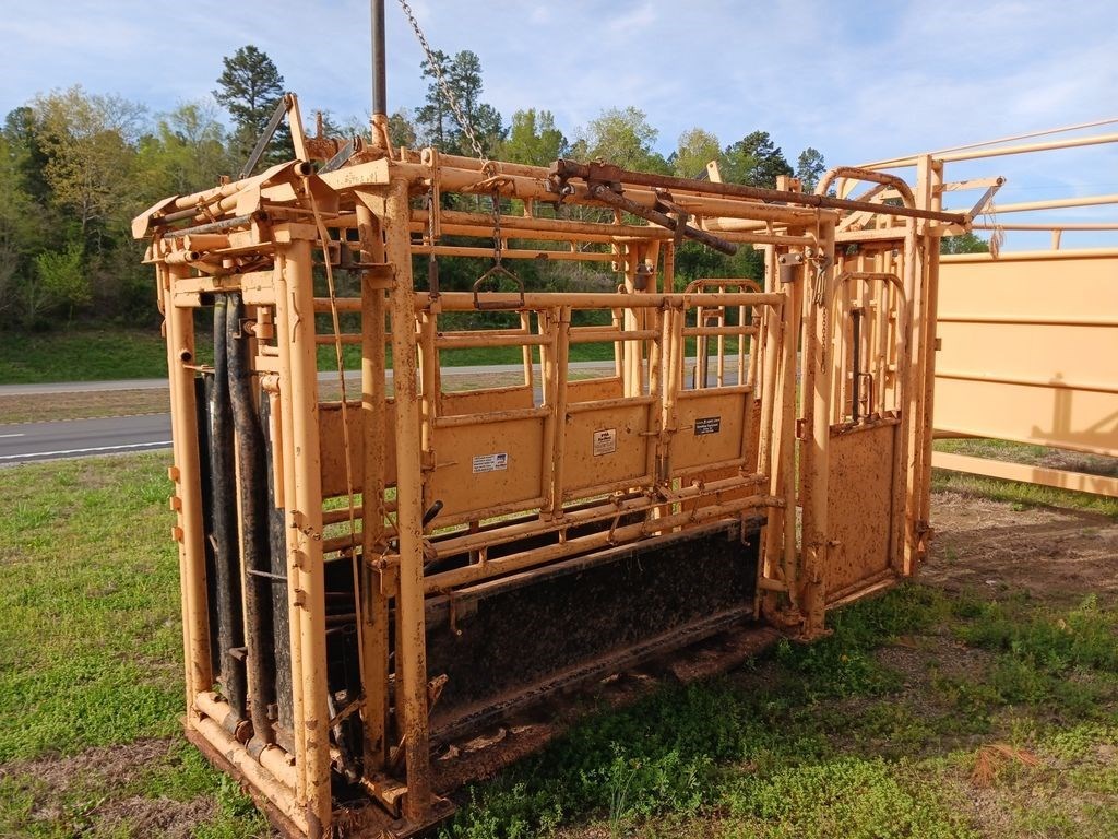 Other Cattle Handling Equipment Misc. Material Handling For Sale in Clover Virginia