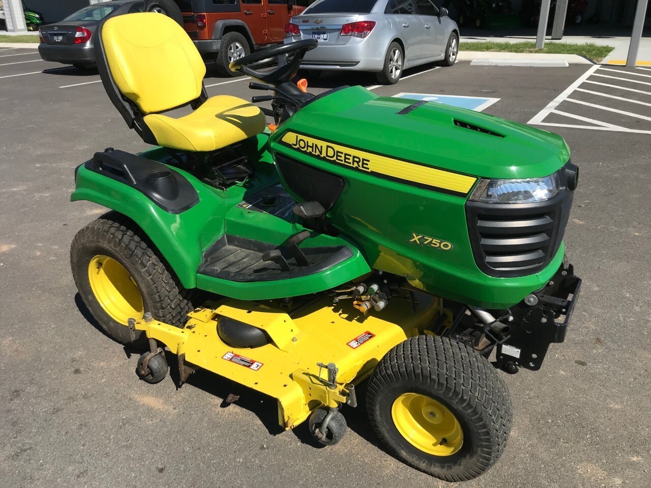 2013 John Deere X750 Riding Mower For Sale in Columbia Tennessee