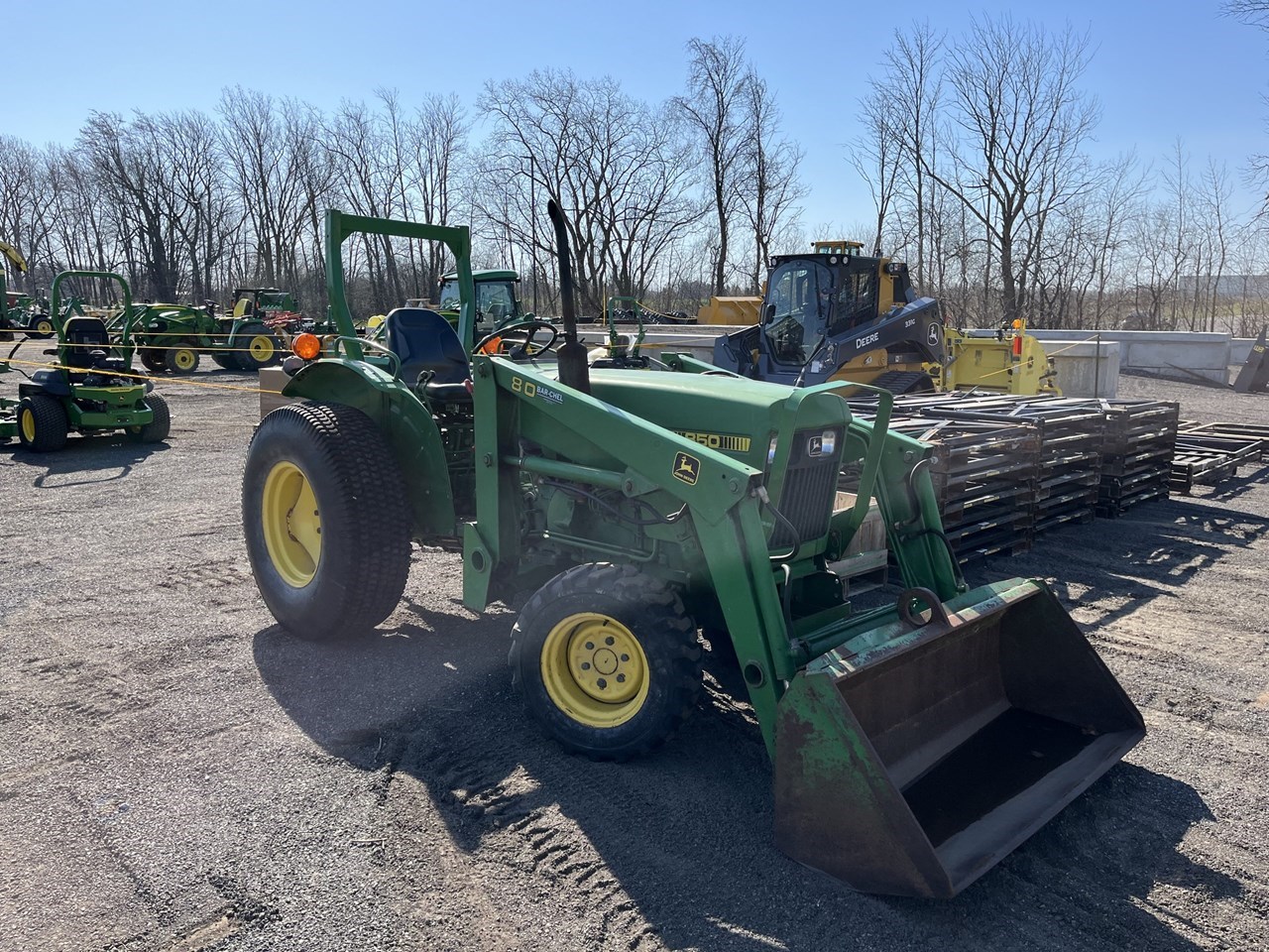 1984 John Deere 850 Tractor - Compact Utility For Sale