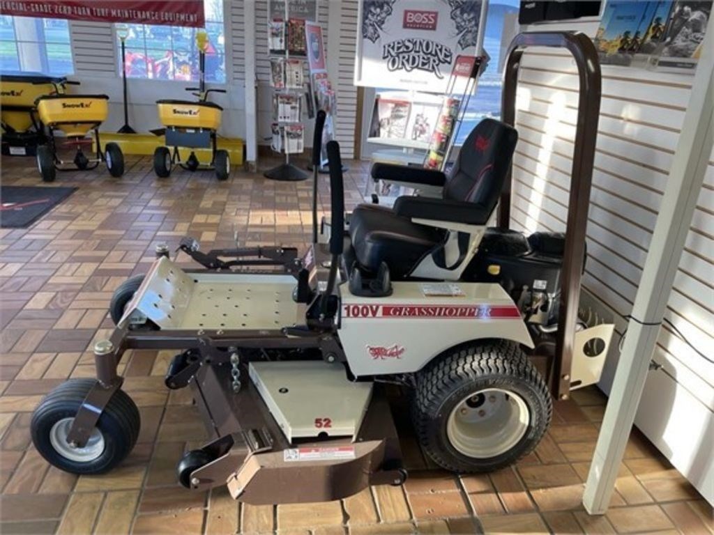2023 MidMount™ 100V Series 127V 52" Zero Turn Mower For