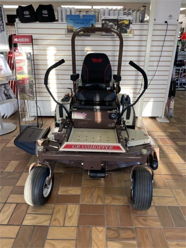 2023 MidMount™ 100V Series 127V 52" Zero Turn Mower For